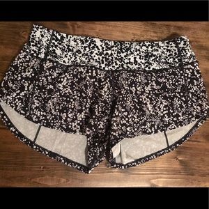 Lululemon speed up shorts 2.5” SZ 4